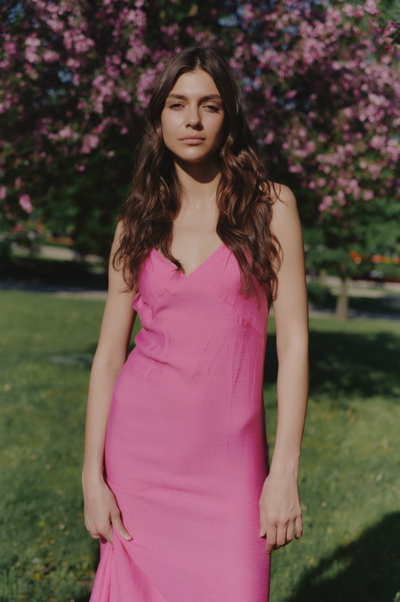 Dress with ties on the back pink